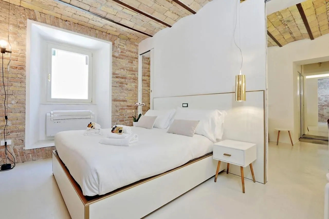 Ych-Charming Flat Near Colosseum Řím Itálie